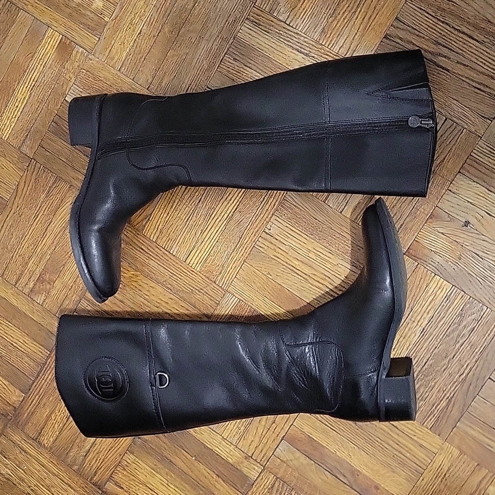Black Boots